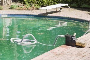 Cara membersihkan kolam renang sendiri dengan mudah